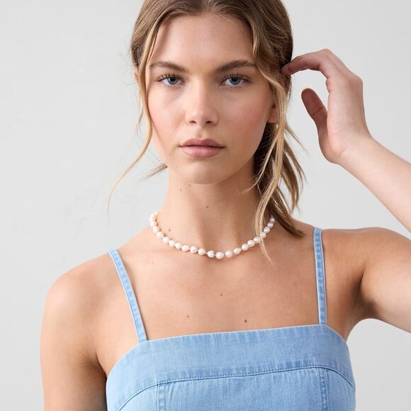 Banana Republic Pearl Necklace - Picture 4 of 7